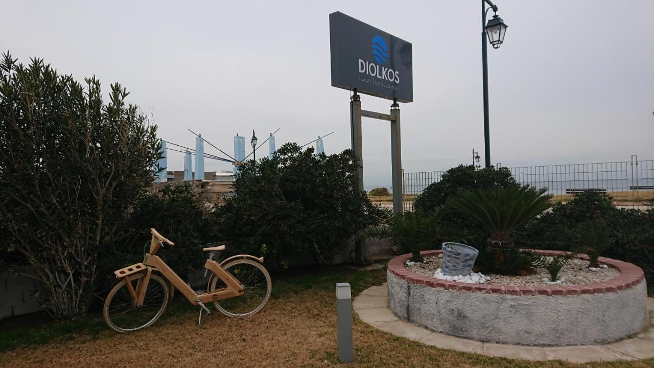 Diolkos מלון דירות לוטראקי